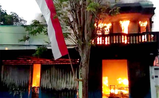 Diduga Korsleting, Toko King Bondowoso Ludes Terbakar