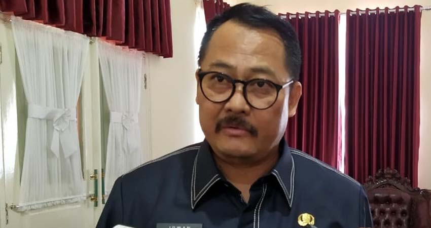 Wakil Bupati Bondowoso Irwan Bachtiar Rahmat sebagai Bapak Honorer Bondowoso ( Foto Dul.Memontum)