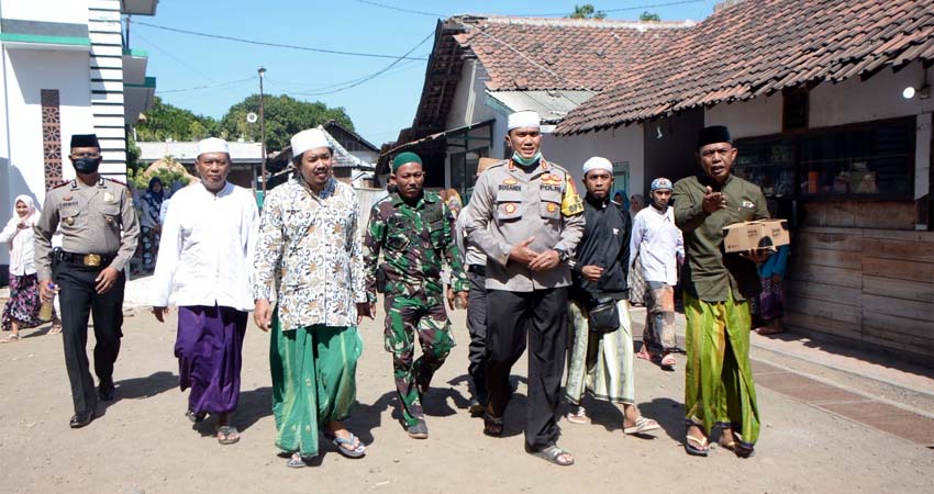 Kapolres Situbondo Silaturahmi dengan KHR Kholil As'ad Syamsul Arifin, Bahas Pembentukan Pesantren Tangguh Semeru