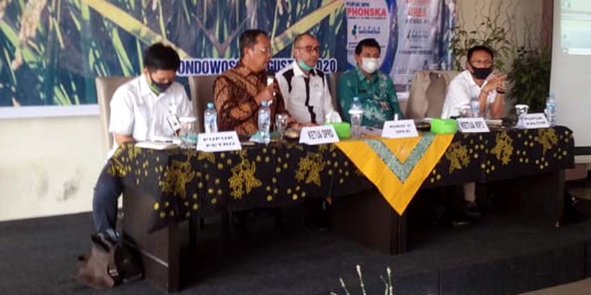 Ketua DPRD, H. Ahmad Dhafir, S.Ap didampingi anggota Komisi VI DPR RI dalam FGD tentang Penyaluran Pupuk Bersubsidi. (sam)