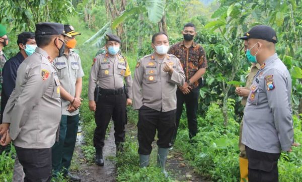 Khawatirkan Kondisi Gunung Raung, Kapolres Bondowoso dan BPBD Lakukan Pengecekan