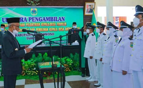 Lantik 171 Kades, Bupati Bondowoso Ingatkan untuk Rangkul Unsur Desa dan Laksanakan Program Pembangunan