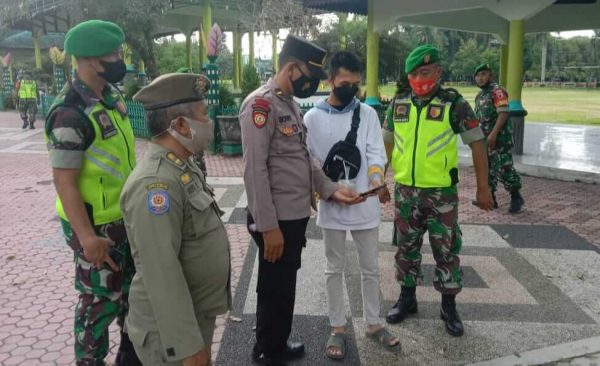 Satgas Covid Gelar Gerebek Vaksinasi di Area Alun-alun Bondowoso, Sembilan Terjaring dan Divaksin