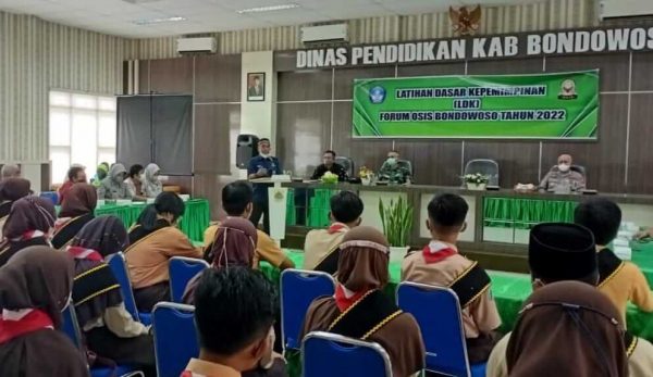 Pupuk Kebersamaan, Forum OSIS Situbondo Diikut Bela Negara dan Outbond