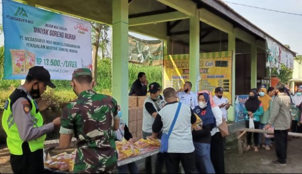 Operasi Pasar Migor Bondowoso Diserbu Pembeli