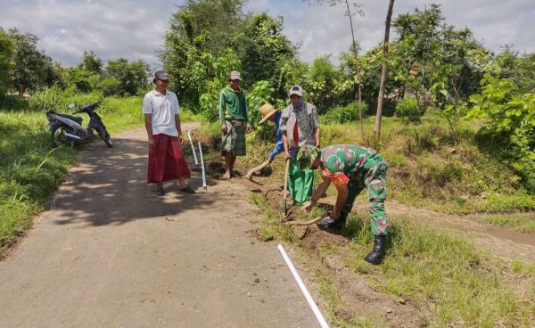 Atasi Kesulitan Dapatkan Air Bersih, Koramil Cermee Bondowoso Gelar Kerja Bakti