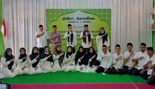 Safari Ramadan di SDN Curahdami 1, Bupati Bondowoso Minta Literasi Mengaji Ditingkatkan