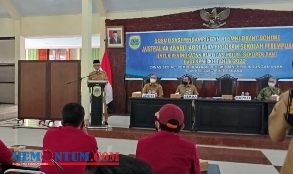 Hadiri Sosialisasi Program Sekolah Perempuan, Bupati Bondowoso Ingatkan Peran Perempuan