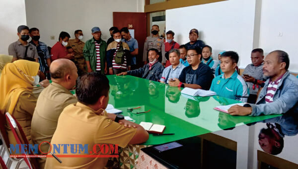 Ratusan Karyawan BIP Bondowoso Unjuk Rasa Tuntut Gaji bersama Suplier Tuntut Kejelasan Utang